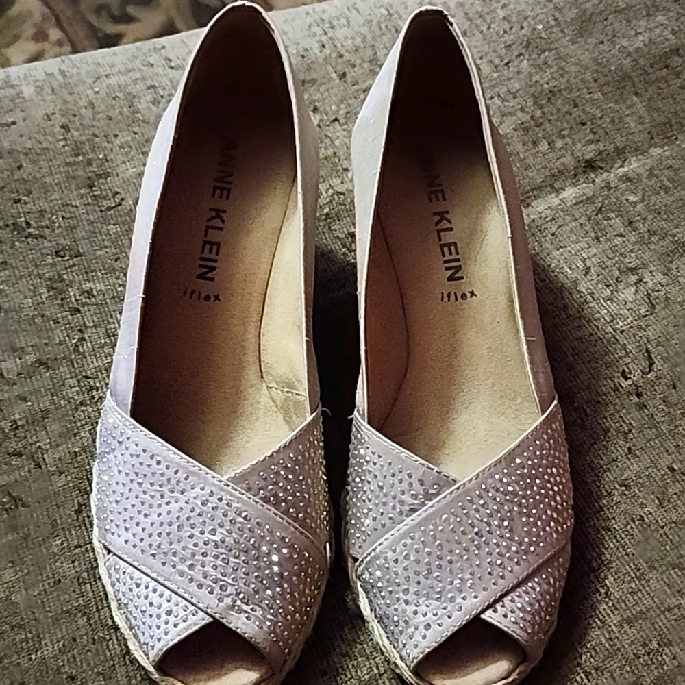 Anne Klein IFlex Women's Ezzie-C Grey Wedge Espadrilles Sandals Shoes Size 7.5